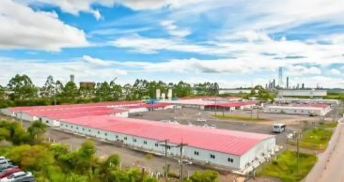 Multi-building modular accommodation camp